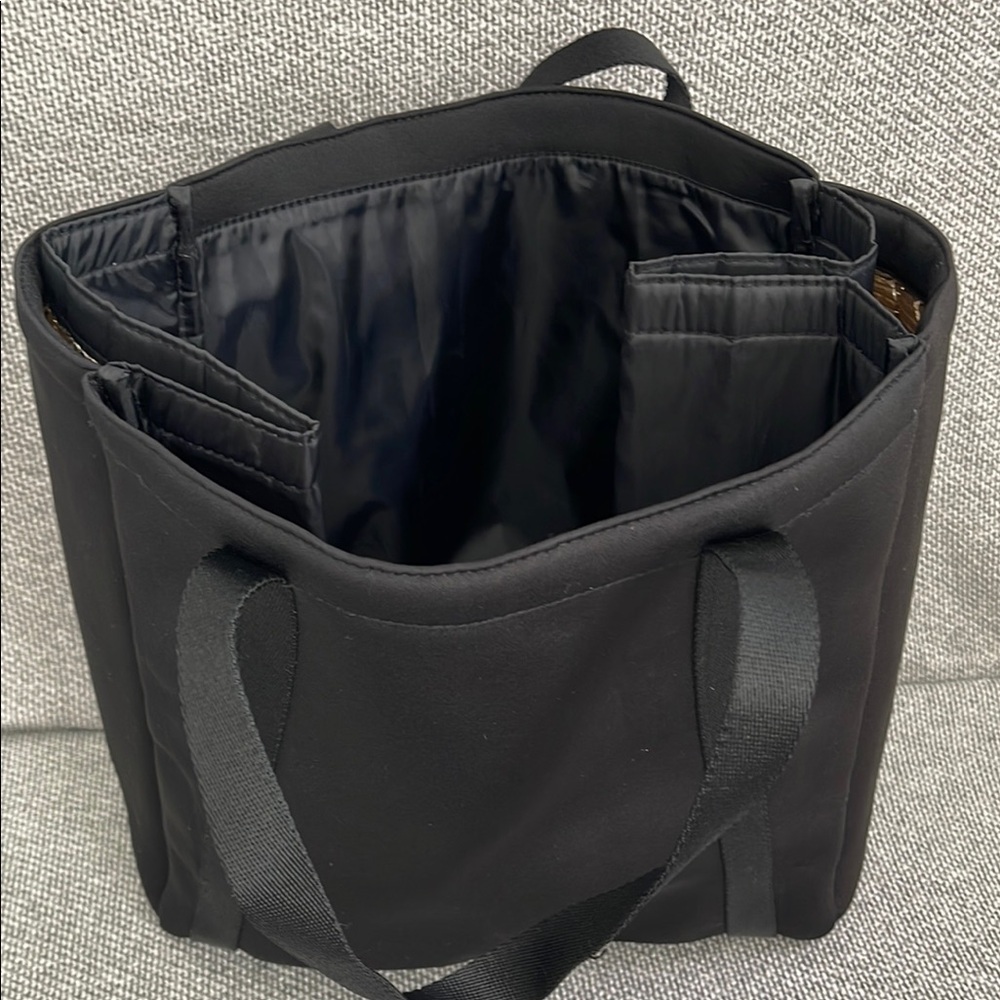 Victoria's Secret Black and Gold Tote Bag - Picture 13 of 16